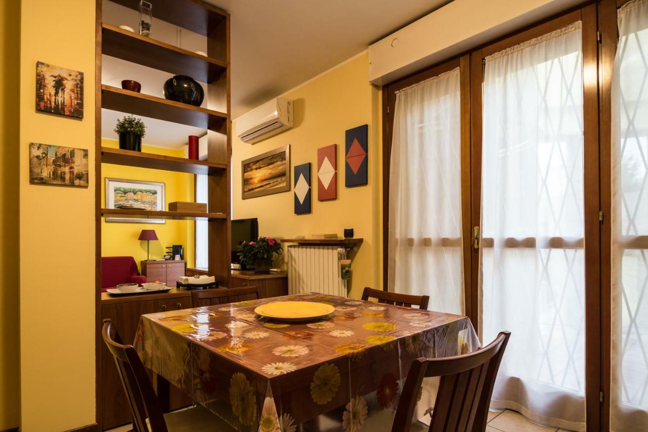 Cozy Penthouse Villa San Donato Milanese Buitenkant foto