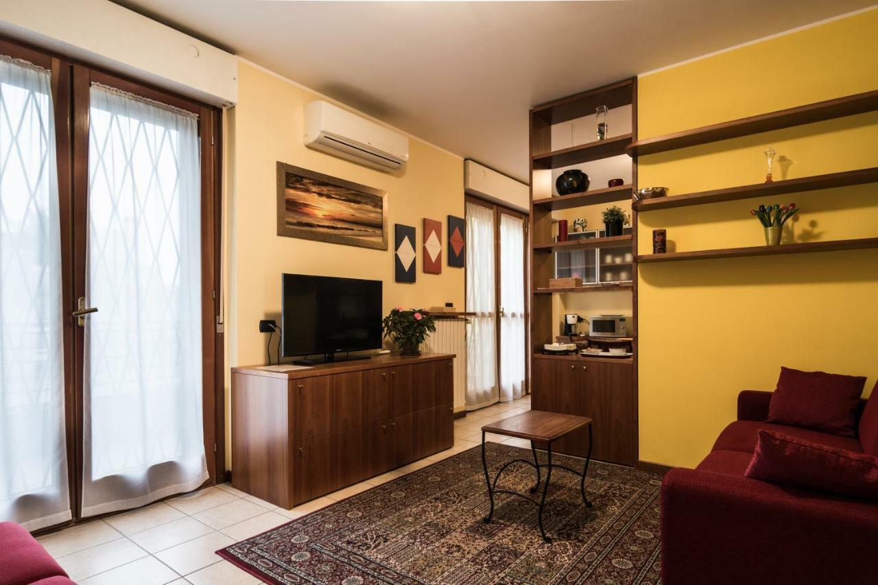 Cozy Penthouse Villa San Donato Milanese Buitenkant foto