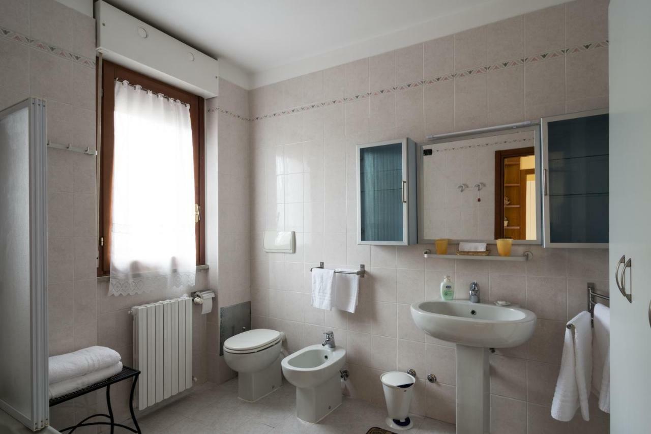 Cozy Penthouse Villa San Donato Milanese Buitenkant foto