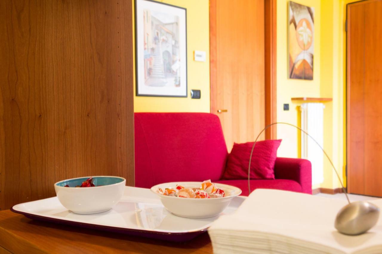 Cozy Penthouse Villa San Donato Milanese Buitenkant foto